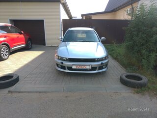 2002 Mitsubishi Galant VIII Рестайлинг, серебристый, 650000 рублей, вид 1
