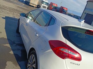 2018 Kia Ceed II Рестайлинг, белый, 1400000 рублей, вид 4