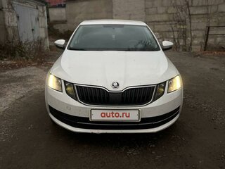 2017 Skoda Octavia III (A7) Рестайлинг, белый, 1550000 рублей, вид 1