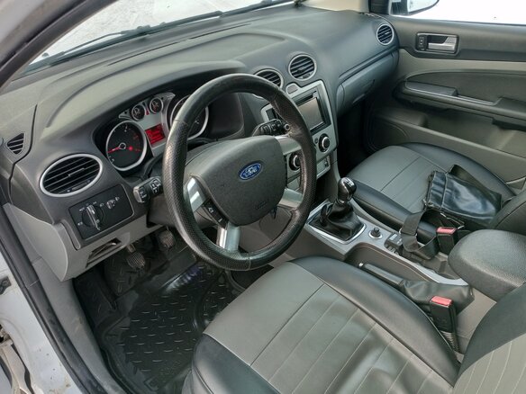 2011 Ford Focus II Рестайлинг, белый, 380000 рублей - вид 7