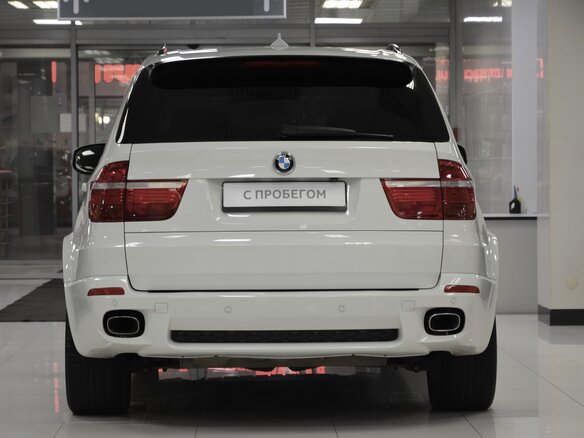 2008 BMW X5 4.8i II (E70), белый - вид 3