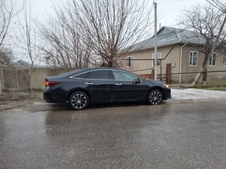 2023 Toyota Avalon V, чёрный, 2900000 рублей, вид 3