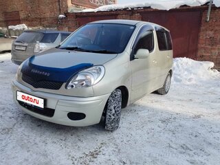 2004 Toyota FunCargo, серый, 680000 рублей, вид 1