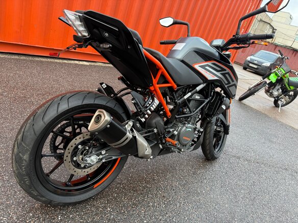 2023 KTM 250 Duke, чёрный, 399990 рублей - вид 11