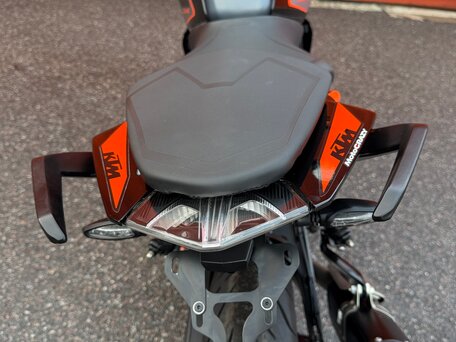 2023 KTM 250 Duke, чёрный, 399990 рублей, вид 5