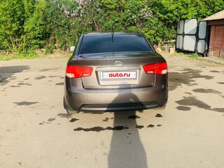 2011 Kia Cerato 5-speed II, золотистый, 650000 рублей, вид 4