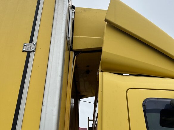 2002 Mercedes-Benz Atego, жёлтый, 2490000 рублей - вид 7