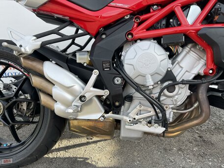 2015 MV Agusta Brutale 800, красный, 800000 рублей, вид 3