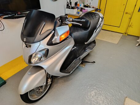 2005 Suzuki Burgman (SkyWave) 650, серебристый, 305000 рублей, вид 1