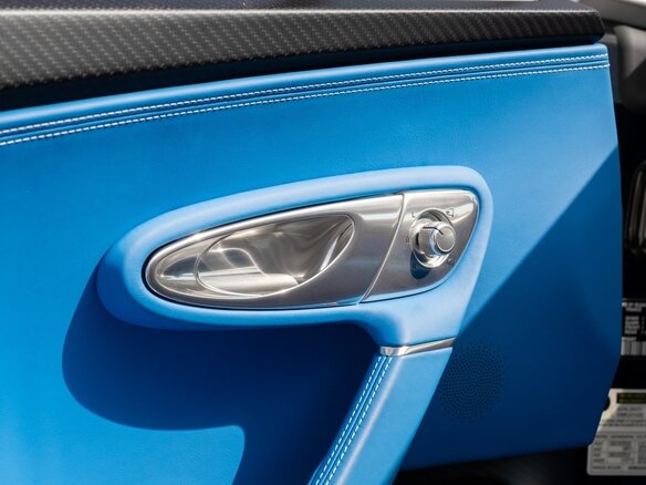 2023 Bugatti Chiron, белый - вид 15