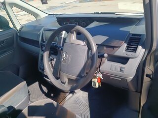2008 Toyota Voxy II (R70), серый, 1180000 рублей, вид 1