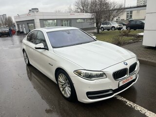 2013 BMW 5 серии M550d xDrive VI (F10/F11/F07) Рестайлинг, белый, 3500000 рублей, вид 2