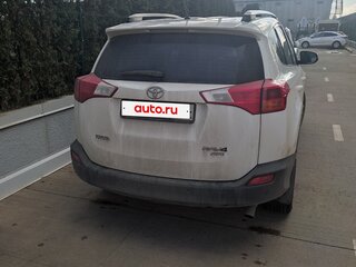 2015 Toyota RAV4 IV (XA40), белый, 1850000 рублей, вид 2