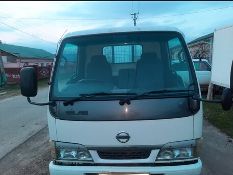 2004 Nissan Atlas, белый, 1500000 рублей, вид 4