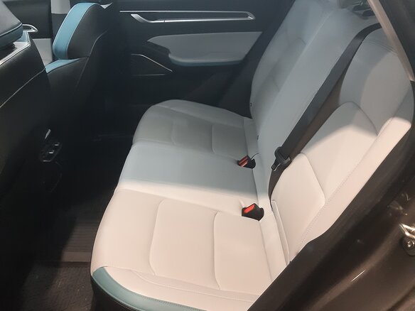 2023 Geely Emgrand II, серый, 1900000 рублей - вид 8