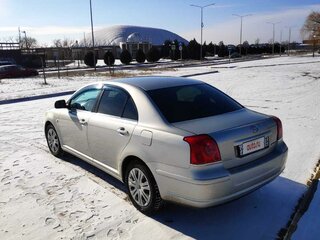 2005 Toyota Avensis II, серебристый, 650000 рублей, вид 3