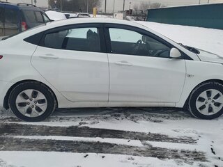 2014 Hyundai Solaris I Рестайлинг, белый, 650000 рублей, вид 2