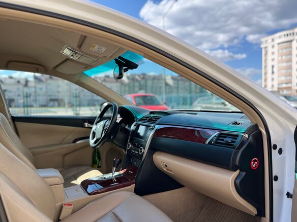 2013 Toyota Camry VII (XV50), белый, 1540000 рублей - вид 5