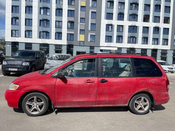 2001 Mazda MPV II (LW), красный, 295000 рублей - вид 4