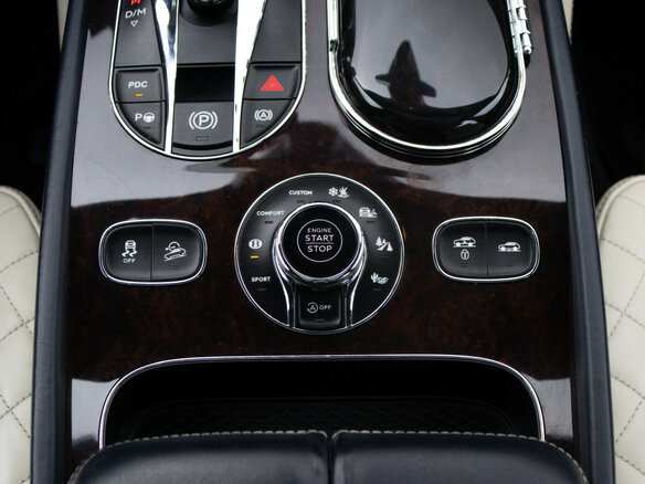 2016 Bentley Bentayga I, синий - вид 16