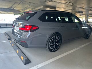 2021 BMW 5 серии 530d VII (G30/G31/G38) Рестайлинг, серебристый, 4200000 рублей, вид 5
