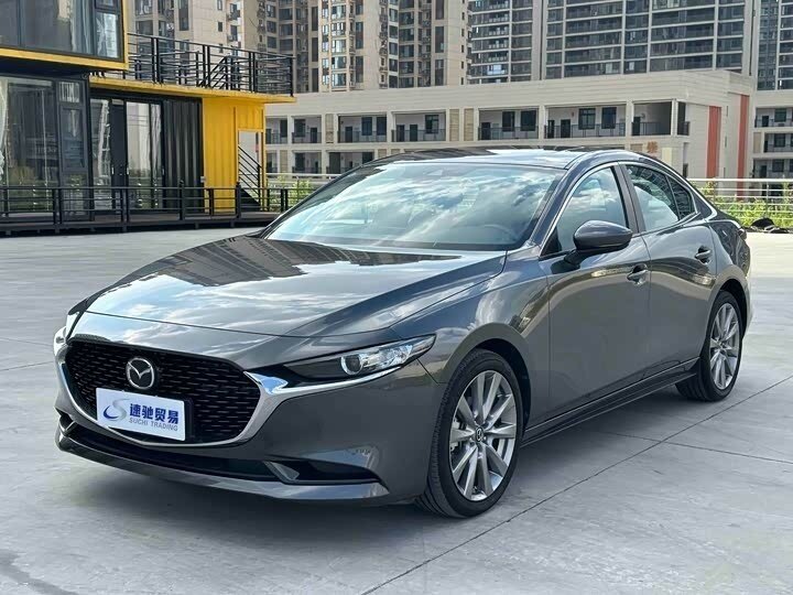 Открыть фотографии: Mazda 3 IV (BP)