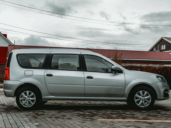 2026 Lada (ВАЗ) Largus I Рестайлинг, серебристый, 1606000 рублей - вид 1