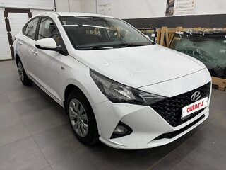 2022 Hyundai Solaris II Рестайлинг, белый, 1300000 рублей, вид 2