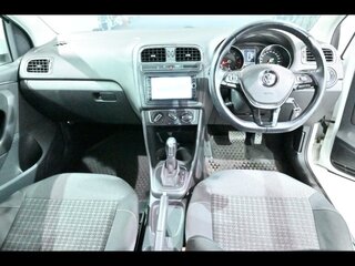 2015 Volkswagen Polo V Рестайлинг, белый, 610000 рублей, вид 5