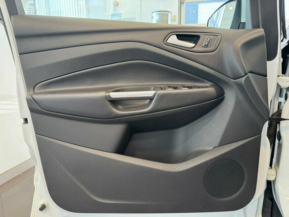 2015 Ford Kuga II, белый, 1069000 рублей - вид 10