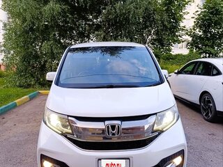 2016 Honda Stepwgn Spada V, белый, 2300000 рублей, вид 3