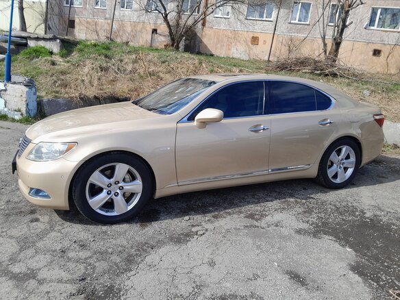 2006 Lexus LS 460 IV, золотистый, 1700000 рублей - вид 2