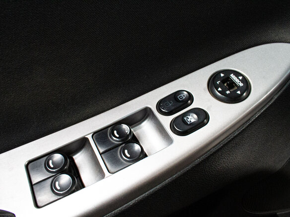 2014 Hyundai Solaris I Рестайлинг, чёрный, 799000 рублей - вид 6