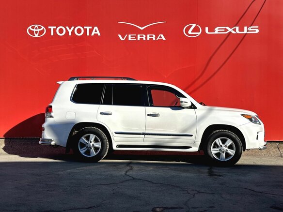 2013 Lexus LX 570 III Рестайлинг, белый, 3270000 рублей - вид 5
