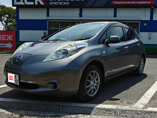 2013 Nissan Leaf (EM57) I (ZE0/AZE0), серый, 1450000 рублей, вид 1