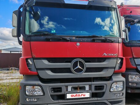 2017 Mercedes-Benz Actros, красный, 3200000 рублей, вид 2