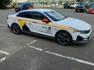 2021 Kia K5 III, белый, 1600000 рублей, вид 2