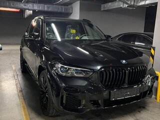 2021 BMW X5 M50i IV (G05/G18), чёрный, 10500000 рублей, вид 3