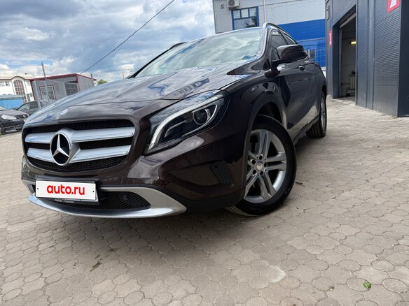 2015 Mercedes-Benz GLA 250 I (X156), коричневый - вид 1