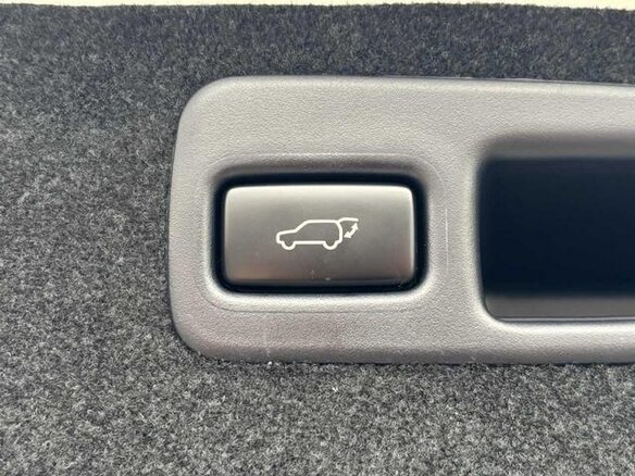 2017 Toyota Harrier III (XU60), белый, 2100000 рублей - вид 16