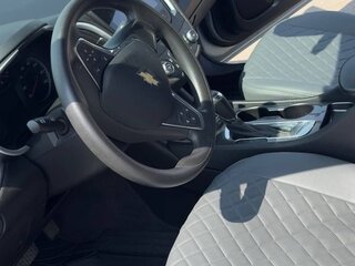 2020 Chevrolet Malibu IX Рестайлинг, серебристый, 1790000 рублей, вид 4