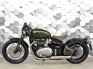 2019 Triumph Bonneville Bobber, зелёный, 1085000 рублей, вид 4