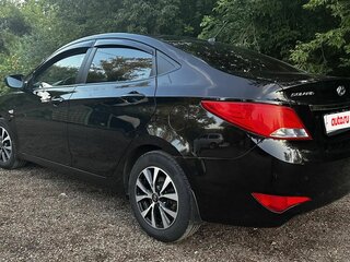 2016 Hyundai Solaris I Рестайлинг, чёрный, 900000 рублей, вид 4