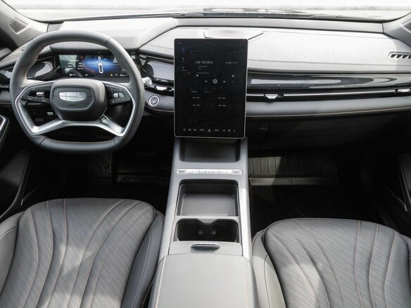 2026 Geely Preface I, чёрный, 3296691 рублей - вид 14