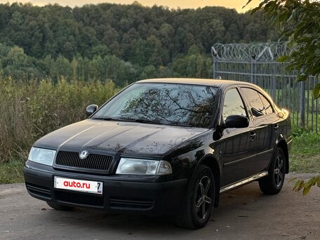2010 Skoda Octavia I (A4) Рестайлинг, чёрный, 450000 рублей, вид 3