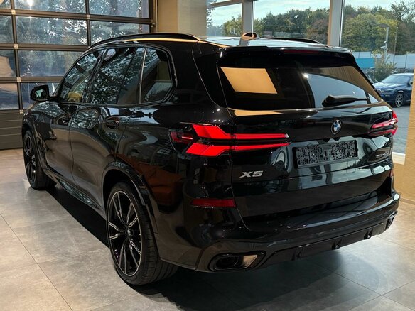 2026 BMW X5 40d IV (G05/G18) Рестайлинг, чёрный, 16190000 рублей - вид 3