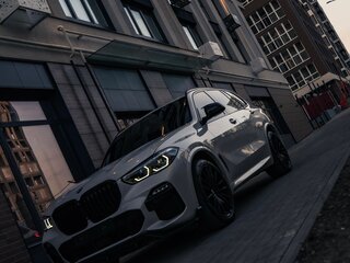 2019 BMW X5 30d IV (G05/G18), белый, 5300000 рублей, вид 5