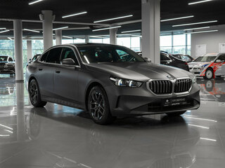 2023 BMW 5 серии 530i xDrive VIII (G60/G61/G68), серый, 6900000 рублей, вид 2