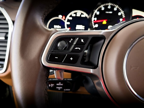 2020 Porsche Cayenne III, коричневый - вид 29