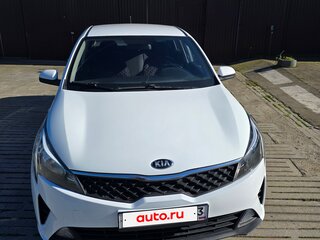2021 Kia Rio IV Рестайлинг, белый, 920000 рублей, вид 2